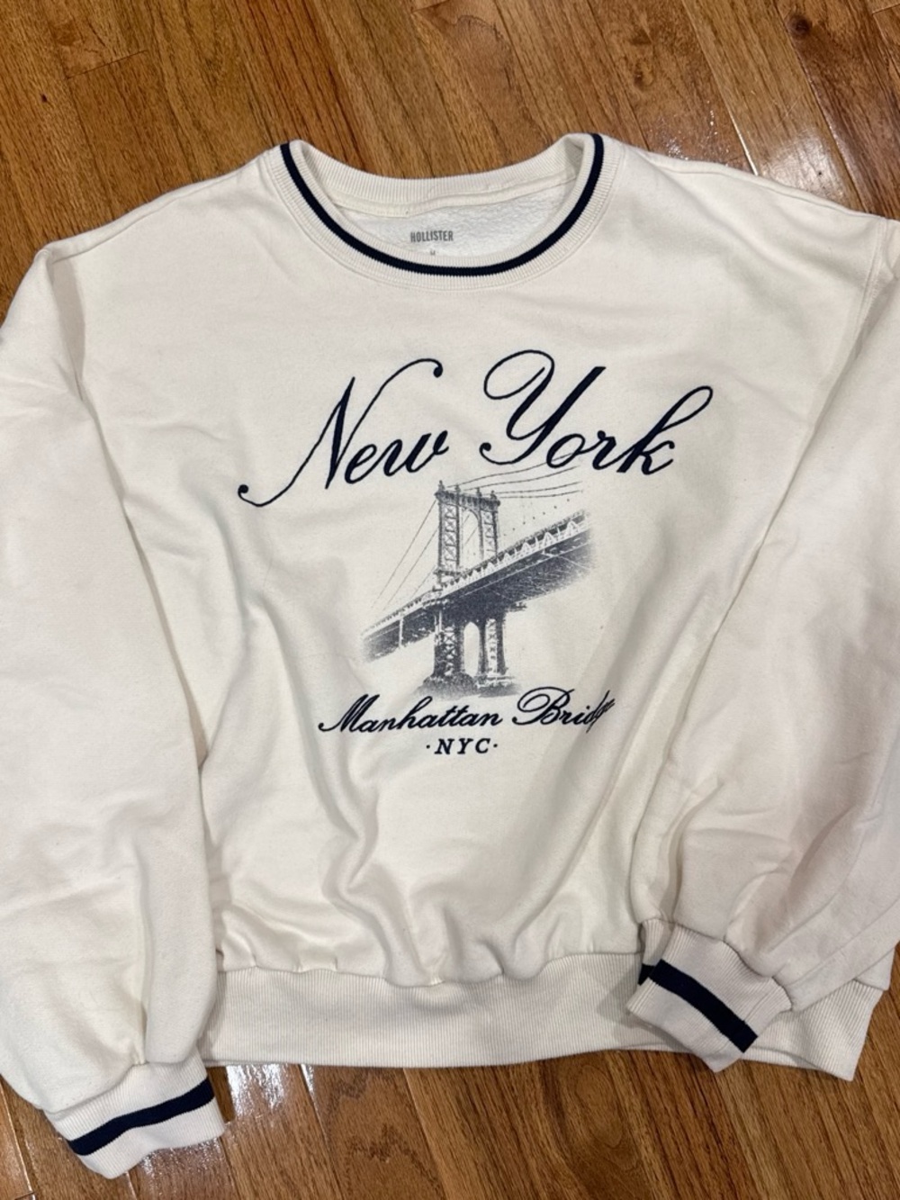 Hollister White Crewneck Sweatshirt with Navy New York Graphic